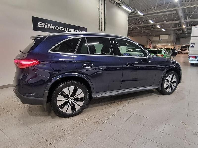 Begagnad Mercedes GLC300 AMG line 313 HK (230 kW) 2023 Blå