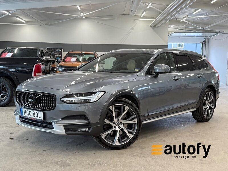 Grå Begagnad 2020 Volvo V90 CC Kombi | 309 900 kr (Marknadspris) - Bild 1/4