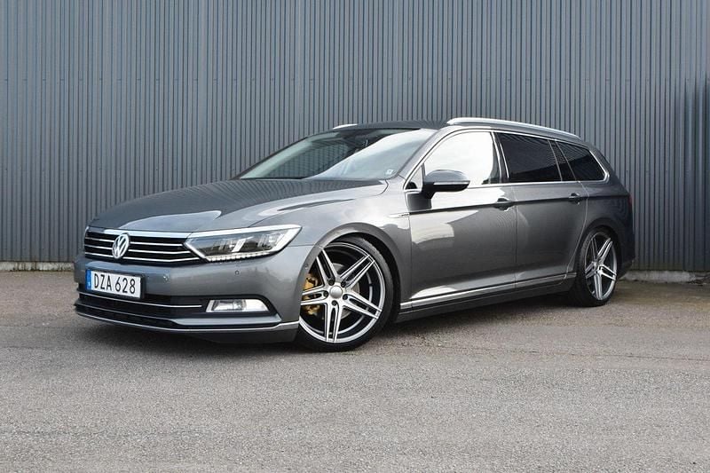 Grå Begagnad 2014 VW Passat Executive Kombi | 119 900 kr (Lite dyr) - Bild 1/4