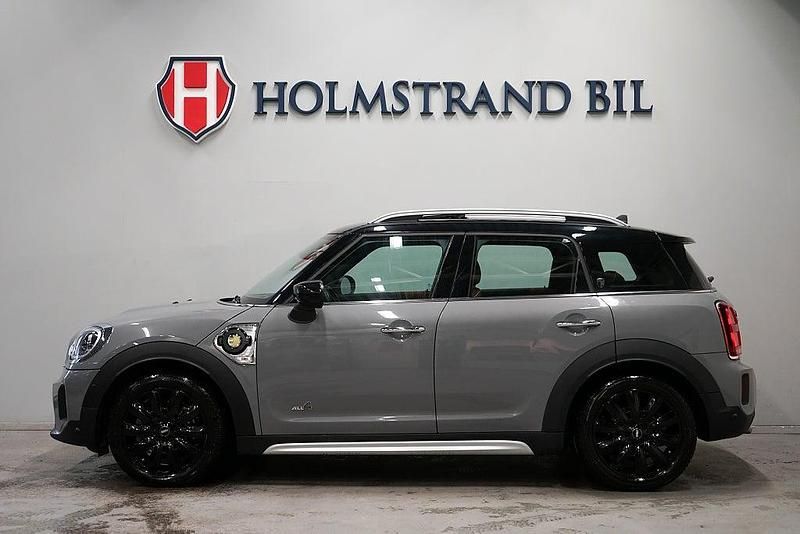 Grå Begagnad 2022 Mini Cooper Countryman Premium SUV | 349 900 kr (Lite dyr) - Bild 1/4
