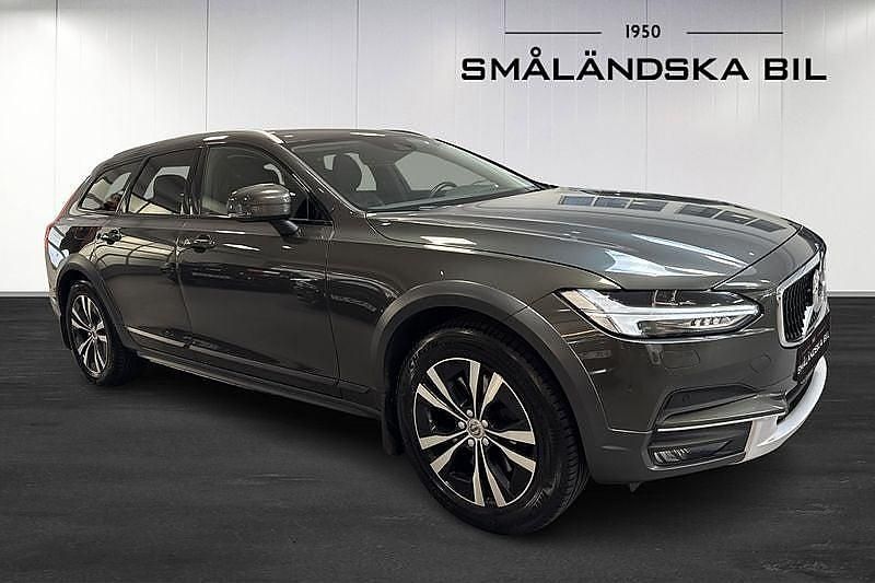 Begagnad Volvo V90 CC Momentum 191 HK (140 kW) 2019 Grå Kombi