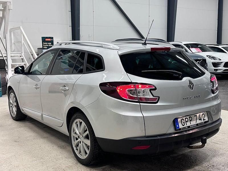 Begagnad Renault Mégane GrandTour LIMITED 110 HK (80 kW) 2015 Silver Kombi
