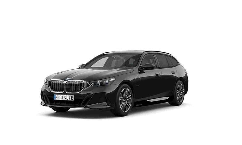 Svart Begagnad 2025 BMW 530e M Sport Kombi | 638 000 kr (Bra pris) - Bild 1/1