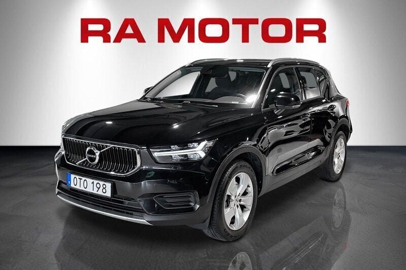 Svart Begagnad 2019 Volvo XC40 Momentum SUV | 239 900 kr (Superpris) - Bild 1/4