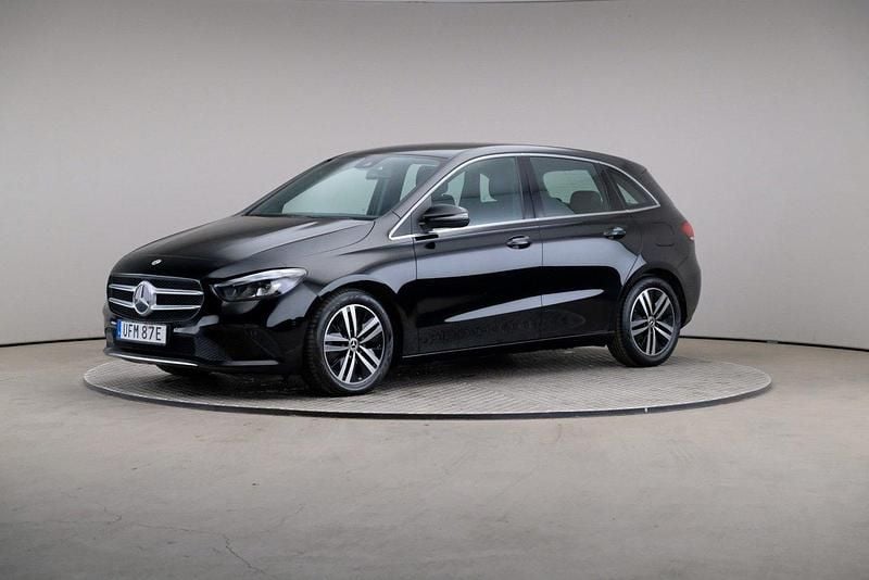 Svart Begagnad 2021 Mercedes 200 Advantage Halvkombi | 249 000 kr - Bild 1/4