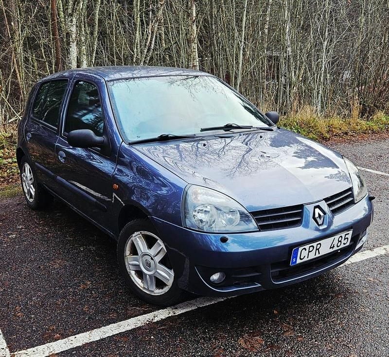 Begagnad 2008 Renault Clio R.S. Halvkombi | 17 000 kr (Marknadspris) - Bild 1/4