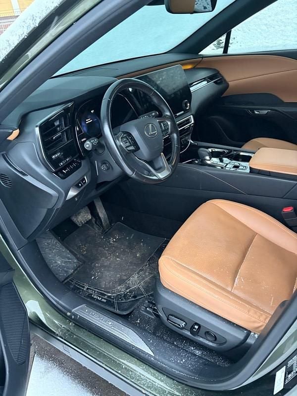 Begagnad Lexus RX450h+ Executive Line 309 HK (227 kW) 2023 Grönmetallic