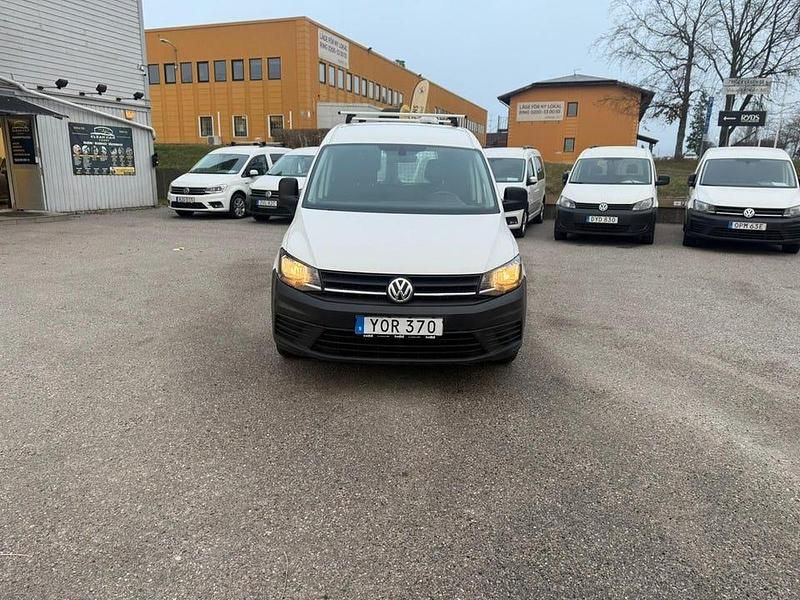 Vit Begagnad 2018 VW Caddy Maxi Minibuss | 129 900 kr (Bra pris) - Bild 1/4