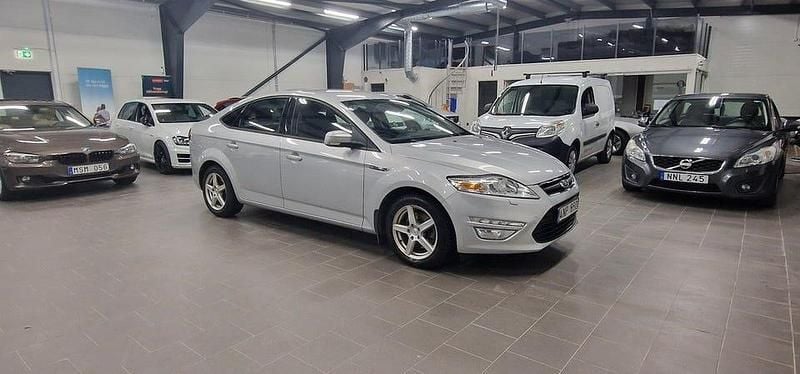 Begagnad Ford Mondeo Sport 160 HK (117 kW) 2014 Grå Sedan