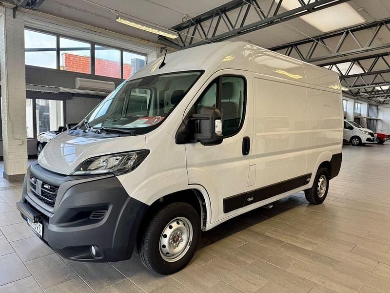 Vit Begagnad 2023 Fiat Ducato Van | 319 000 kr - Bild 1/4