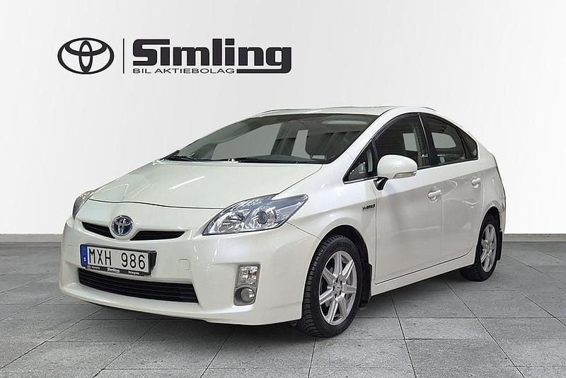 Vit Begagnad 2011 Toyota Prius Business Edition Halvkombi | 129 000 kr (Marknadspris) - Bild 1/4