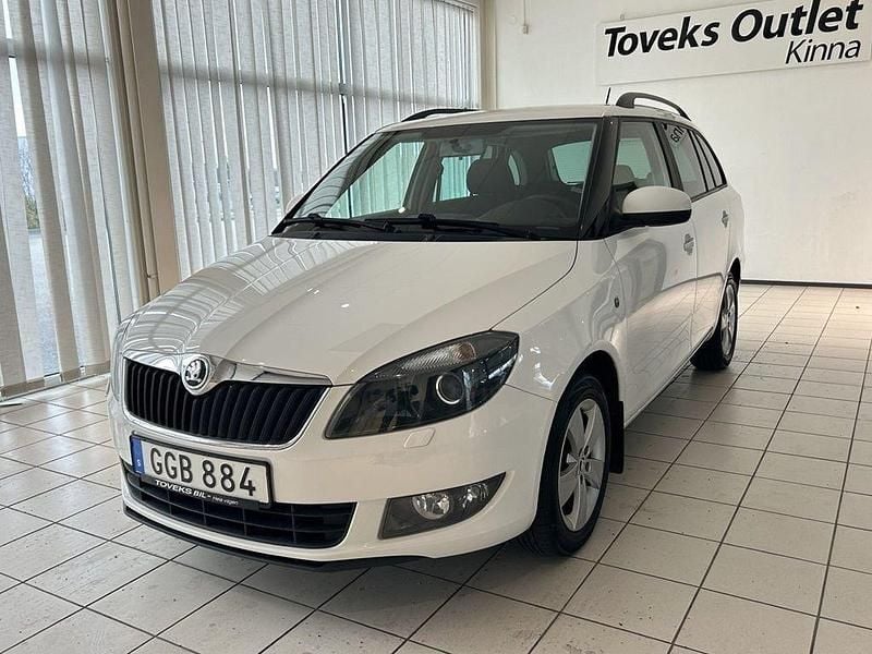 Vit Begagnad 2014 Skoda Fabia Ambition Halvkombi | 49 900 kr (Marknadspris) - Bild 1/4