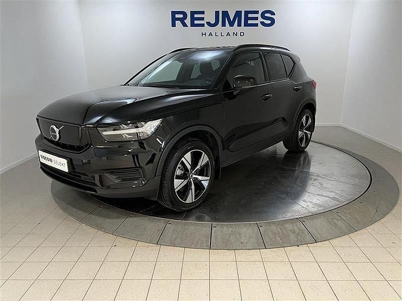 Svart Begagnad 2022 Volvo XC40 Core SUV | 339 500 kr - Bild 1/4