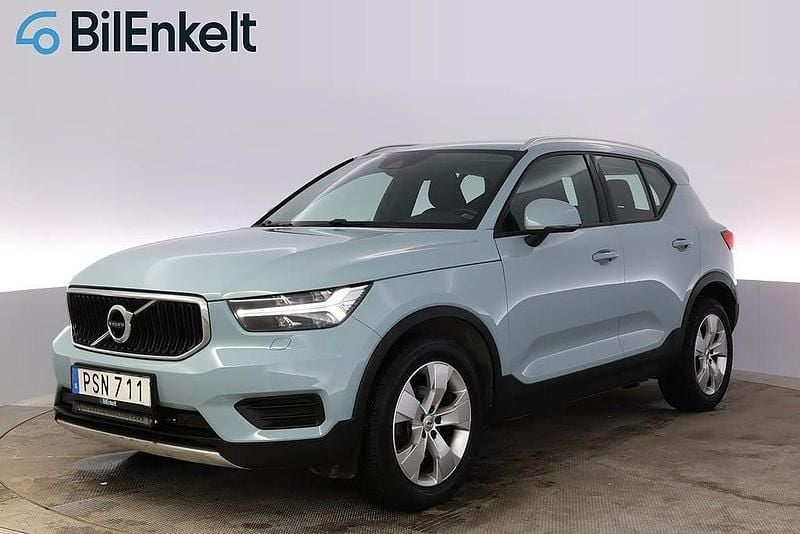 Begagnad Volvo XC40 Momentum 150 HK (110 kW) 2018 Blå SUV