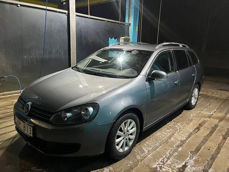 Begagnad 2011 VW Golf Kombi | 65 000 kr (Lite dyr) - Bild 1/4