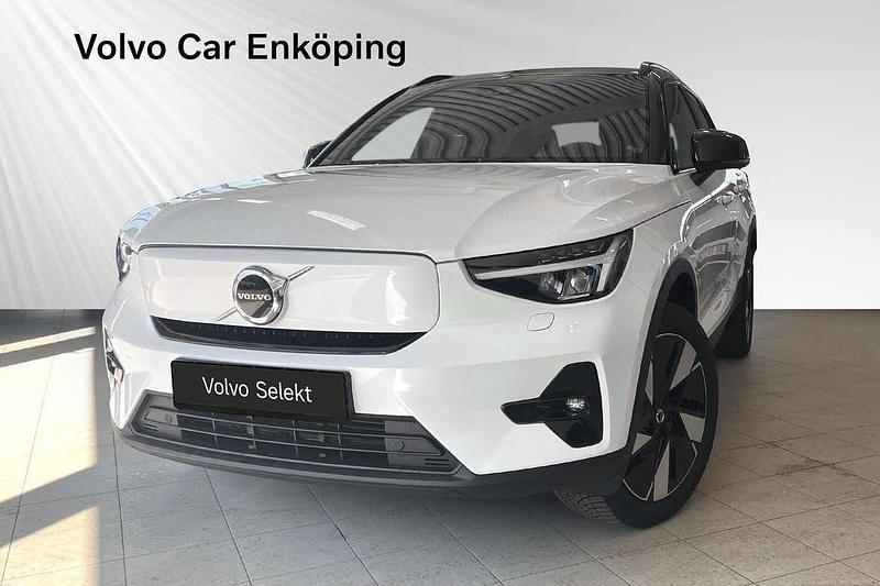 Vit Begagnad 2024 Volvo XC40 Plus SUV | 439 900 kr (Marknadspris) - Bild 1/3