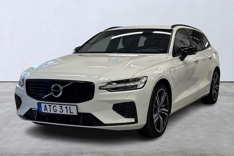 Vit Begagnad 2022 Volvo V60 R-Design Kombi | 439 900 kr (Marknadspris) - Bild 1/4