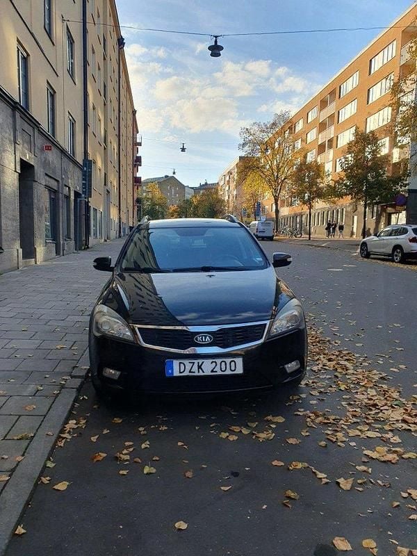 Svart Begagnad 2011 Kia Ceed Kombi | 33 000 kr (Bra pris) - Bild 1/4