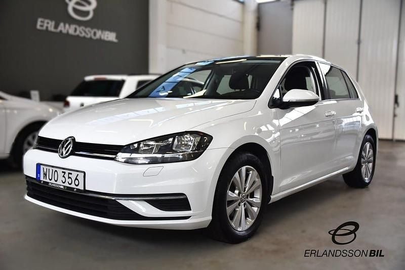 Begagnad VW Golf VII 110 HK (80 kW) 2017 Vit Halvkombi