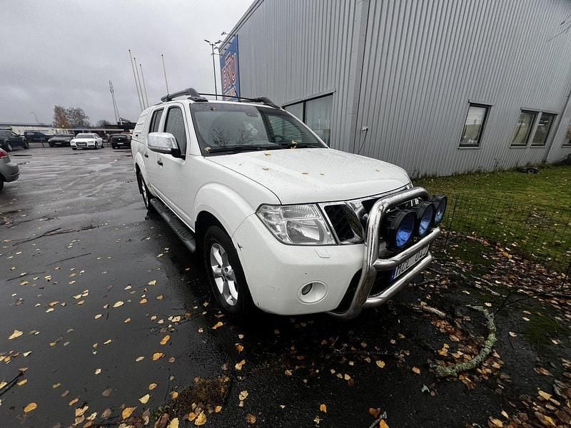 Vit Begagnad 2012 Nissan Navara Pickup | 75 000 kr - Bild 1/4