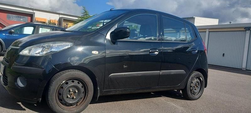 Svart Begagnad 2010 Hyundai i10 Halvkombi | 27 000 kr (Marknadspris) - Bild 1/4