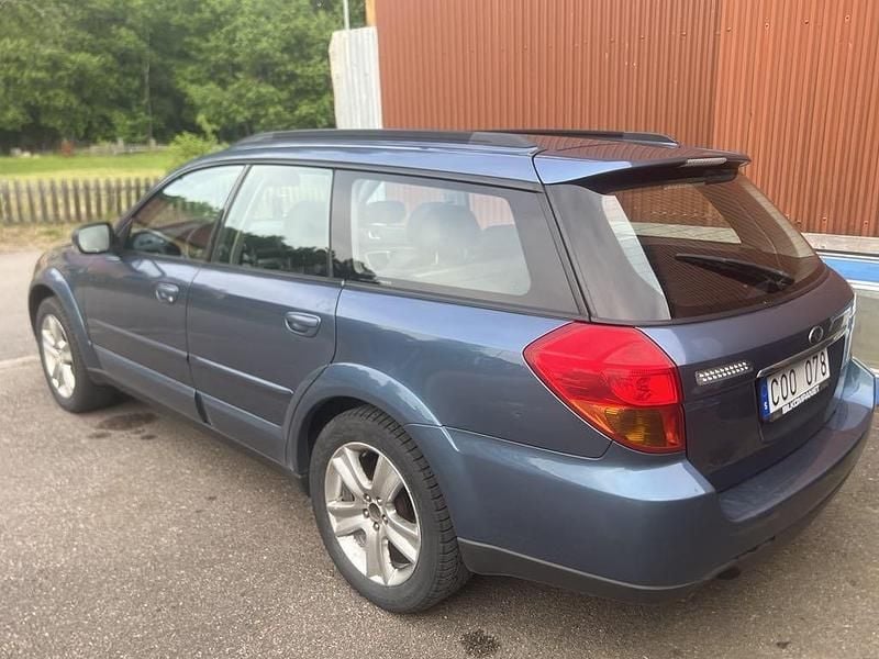 Blå Begagnad 2006 Subaru Outback SUV | 27 000 kr (Bra pris) - Bild 1/4