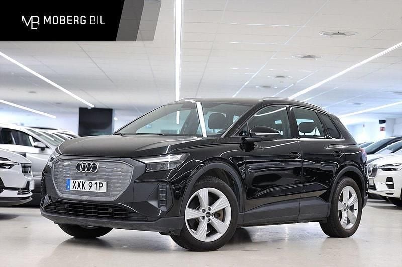 Svart Begagnad 2021 Audi Q4 e-tron Proline SUV | 314 900 kr (Marknadspris) - Bild 1/3