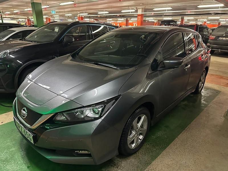 Begagnad 2022 Nissan Leaf Halvkombi | 185 000 kr (Marknadspris) - Bild 1/3