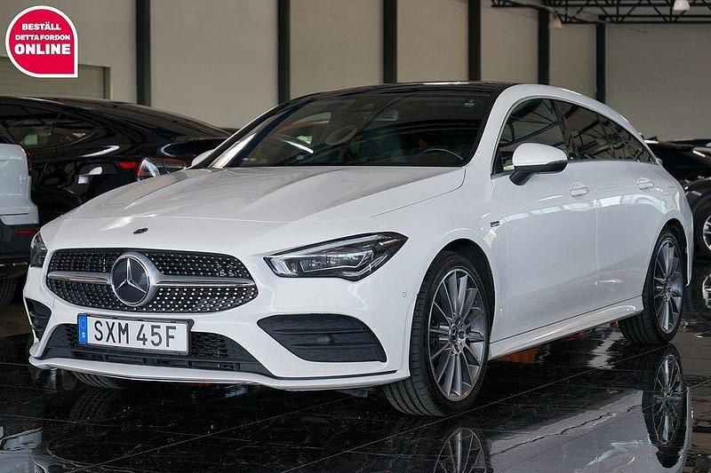 Vit Begagnad 2020 Mercedes CLA250e Shooting Brake AMG Kombi | 269 500 kr (Marknadspris) - Bild 1/4