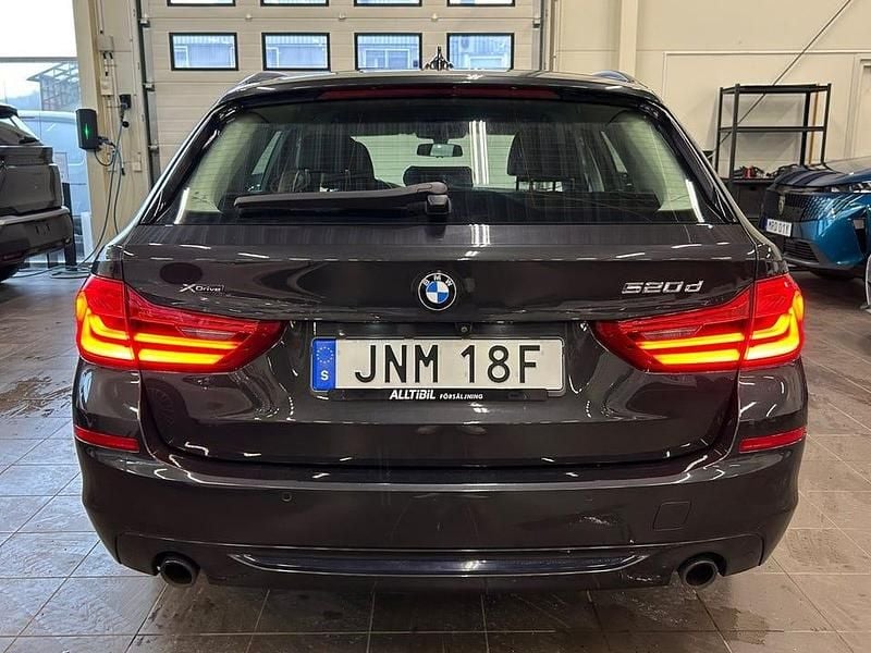 Begagnad BMW 520 Sport Line 190 HK (139 kW) 2019 Grå Kombi