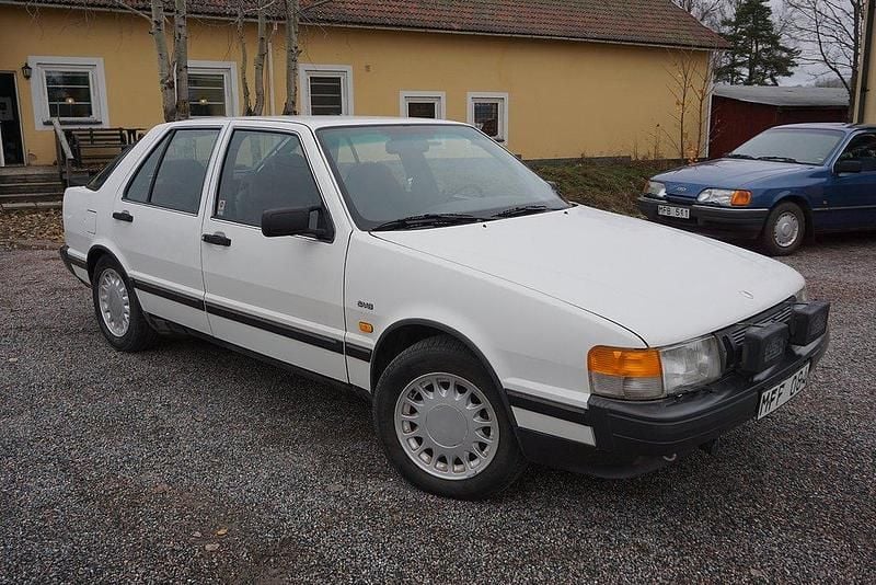 Vit Begagnad 1986 Saab 9000 Halvkombi | 59 900 kr - Bild 1/4