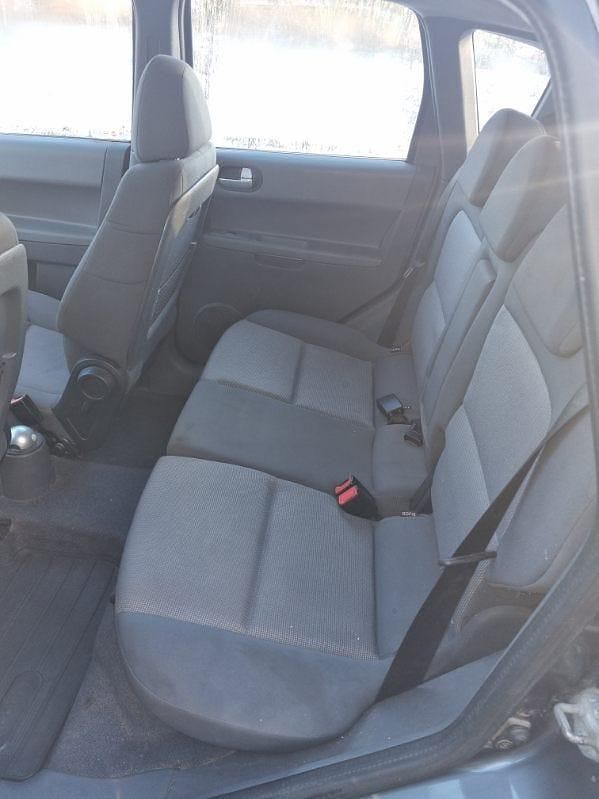 Begagnad Mitsubishi Colt 109 HK (80 kW) 2005 Halvkombi