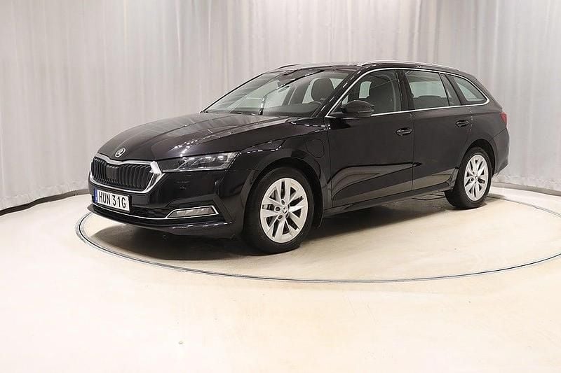 Begagnad Skoda Octavia Style 150 HK (110 kW) 2024 Black magic pärleffekt me Kombi