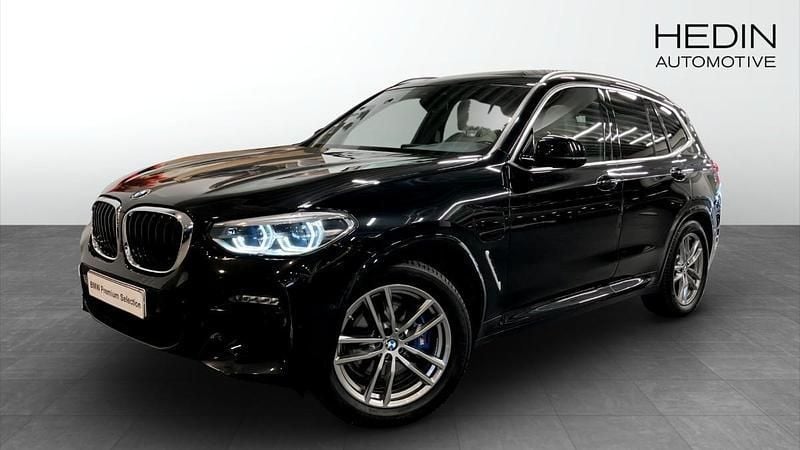 Svart (black) Begagnad 2020 BMW X3 M Sport SUV | 369 700 kr (Bra pris) - Bild 1/4