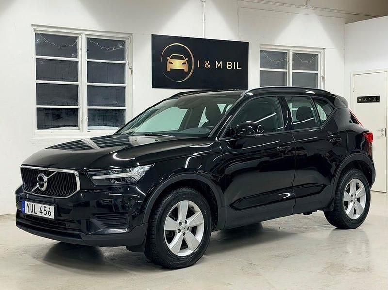 Svart Begagnad 2018 Volvo XC40 SUV | 219 900 kr (Bra pris) - Bild 1/4