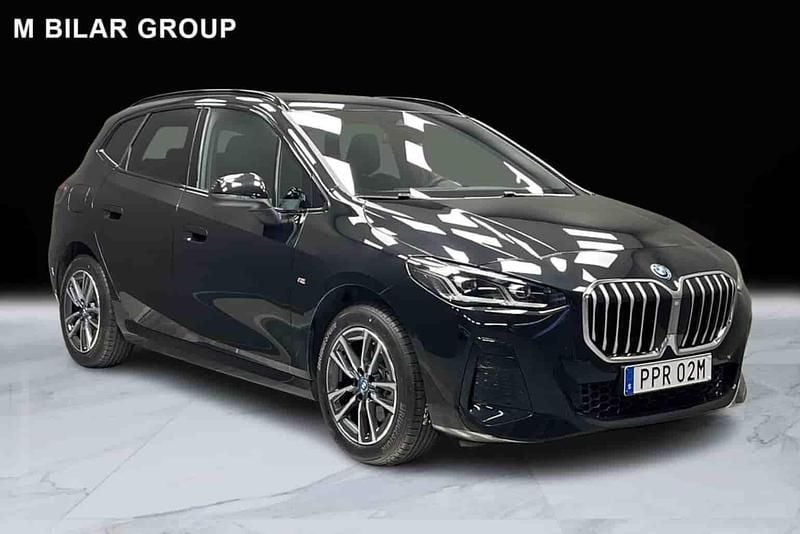 Svart Begagnad 2025 BMW 225 Active Tourer Minibuss | 479 000 kr - Bild 1/1