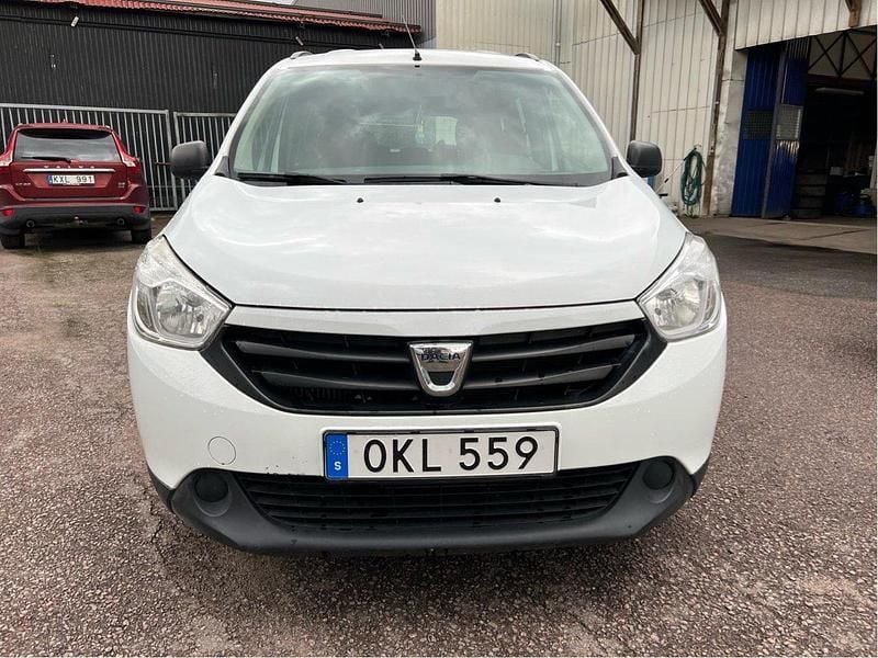 Vit Begagnad 2017 Dacia Lodgy Minibuss | 49 000 kr (Superpris) - Bild 1/4