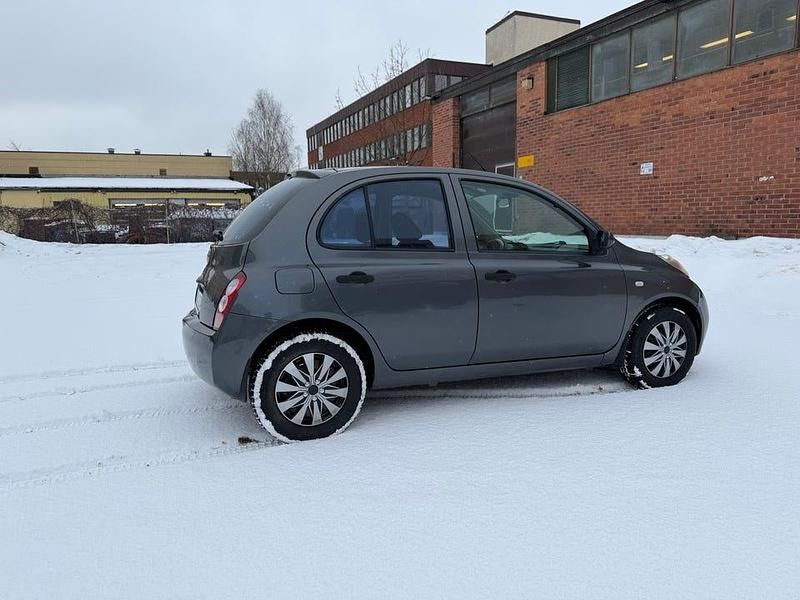 Begagnad Nissan Micra 65 HK (47 kW) 2005