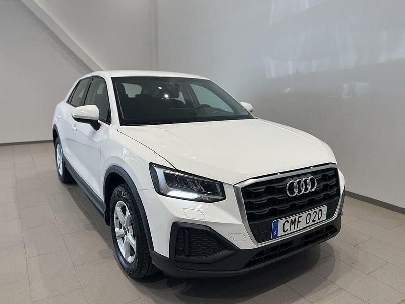 Ibisvit Begagnad 2023 Audi Q2 Proline SUV | 249 900 kr (Marknadspris) - Bild 1/4