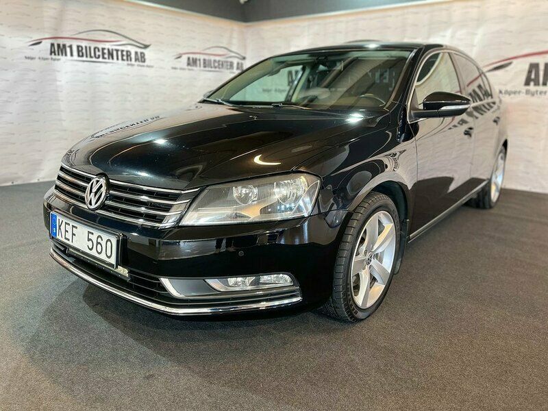 Svart Begagnad 2013 VW Passat Sedan | 114 900 kr (Marknadspris) - Bild 1/4