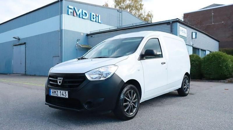 Vit Begagnad 2014 Dacia Dokker Express Van | 54 700 kr (Lite dyr) - Bild 1/4