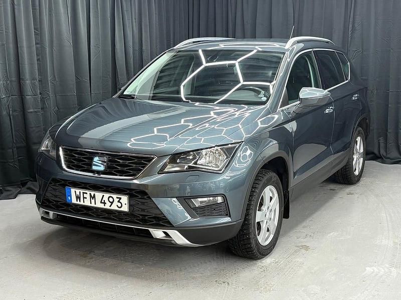 Grå Begagnad 2017 Seat Ateca Ecomotive SUV | 119 900 kr (Lite dyr) - Bild 1/4