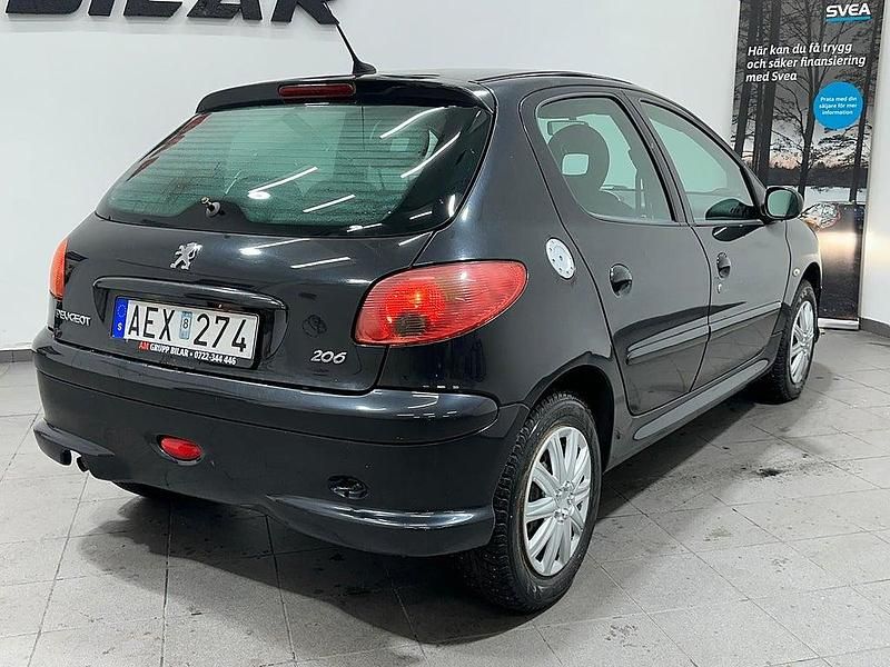 Begagnad Peugeot 206 75 HK (55 kW) 2007 Svart Halvkombi