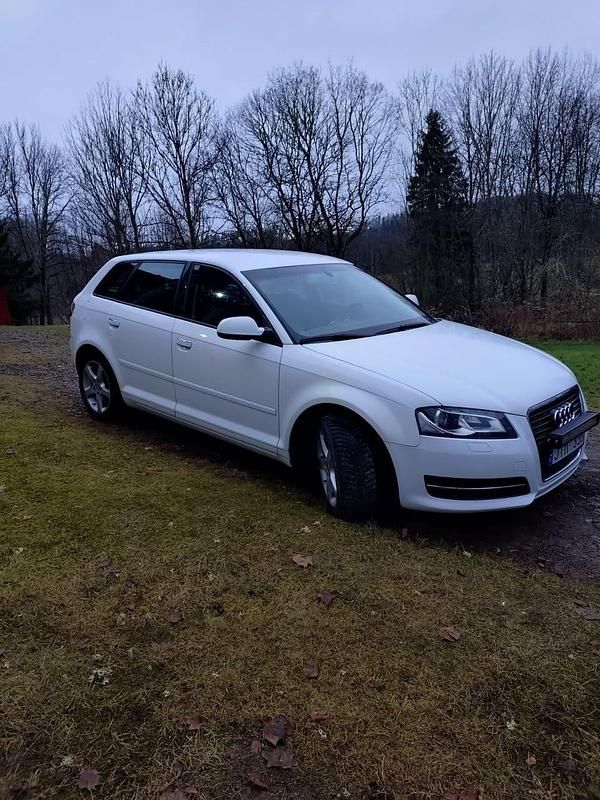 Begagnad 2011 Audi A3 Sportback Halvkombi | 70 000 kr (Marknadspris) - Bild 1/4