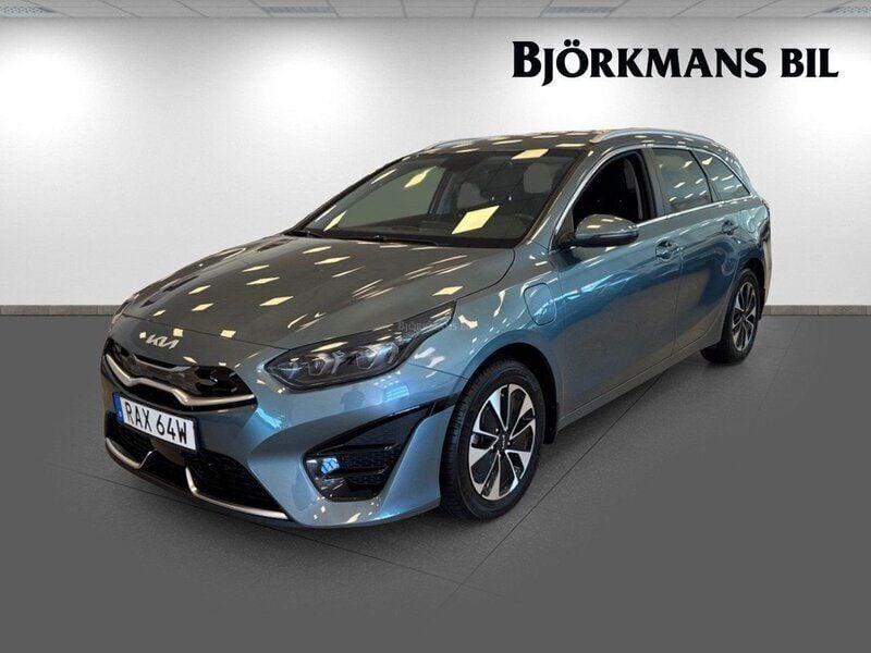 Grå Begagnad 2023 Kia Ceed Sportswagon Advance Kombi | 319 900 kr (Dyr) - Bild 1/4