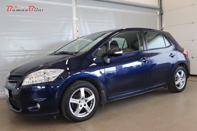 Blå Begagnad 2010 Toyota Auris Halvkombi | 89 900 kr (Marknadspris) - Bild 1/4