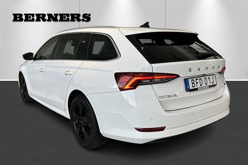 Begagnad Skoda Octavia 2021 Vit Kombi