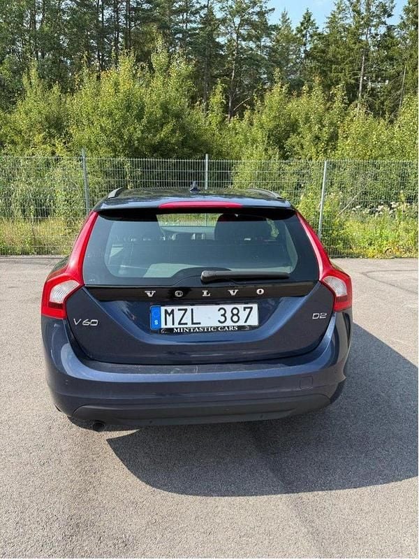 Blå Begagnad 2013 Volvo V60 Momentum Kombi | 59 999 kr (Bra pris) - Bild 1/4