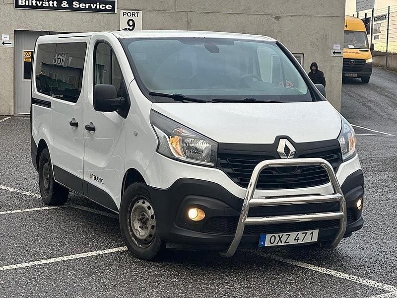 Vit Begagnad 2015 Renault Trafic Van | 87 900 kr (Marknadspris) - Bild 1/4