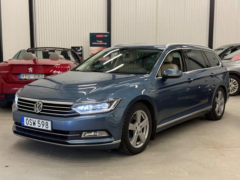 Blå Begagnad 2015 VW Passat GTS | 129 400 kr (Marknadspris) - Bild 1/4